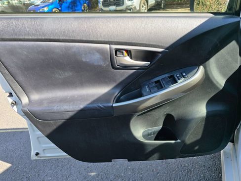 Used 2015 Toyota Prius Persona Series FWD image 7