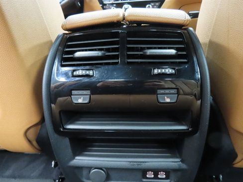 Used 2022 BMW 530i xDrive image 11