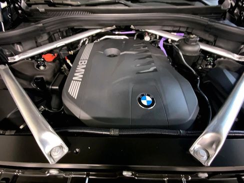 New 2026 BMW X7 xDrive40i w/ Premium Package image 16