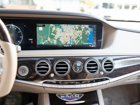 Used 2020 Mercedes-Benz S 560 4MATIC Sedan w/ Premium Package image 31