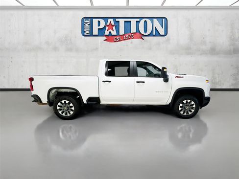 Used 2025 Chevrolet Silverado 2500 Custom w/ Custom Value Package image 8