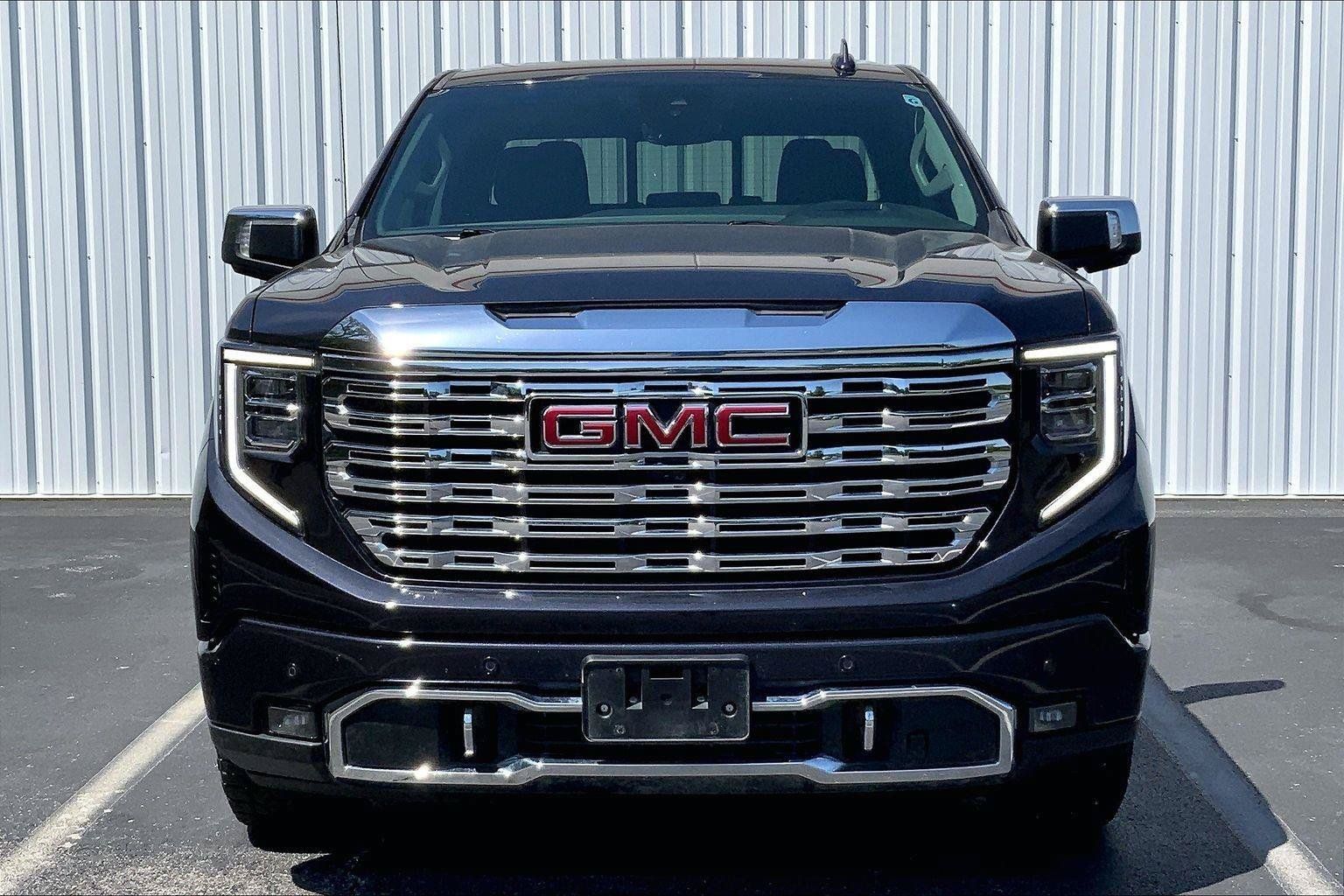 Used 2024 GMC Sierra 1500 Denali AWD/4WD image 3