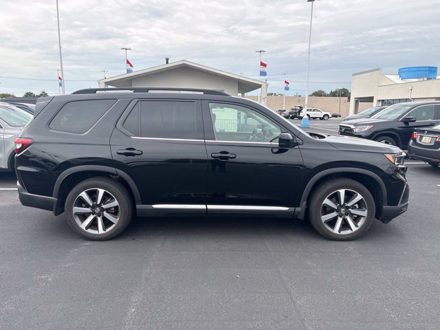 Used 2023 Honda Pilot Touring image 13