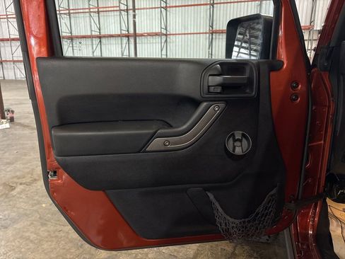 Used 2014 Jeep Wrangler Unlimited Sport w/ Trailer Tow Group image 17