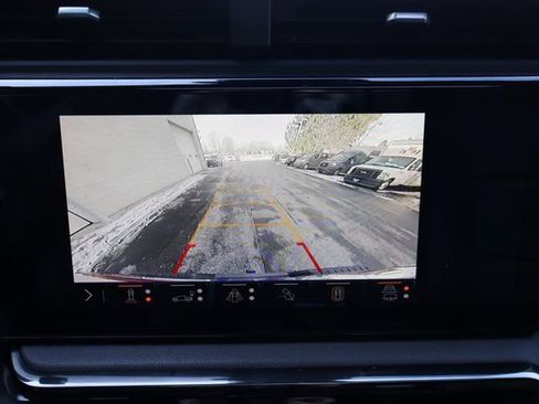 Used 2025 GMC Sierra 2500 AT4 w/ AT4 Premium Plus Package image 8