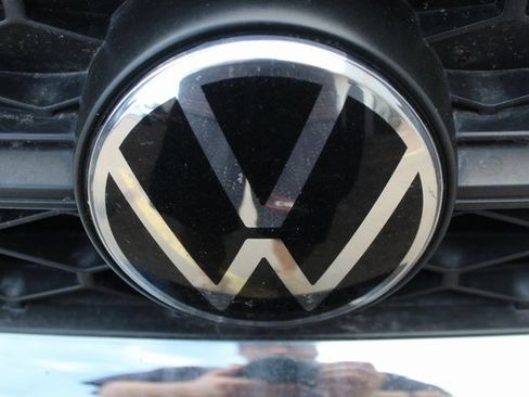 Used 2022 Volkswagen Taos SE w/ Panoramic Sunroof Package image 22