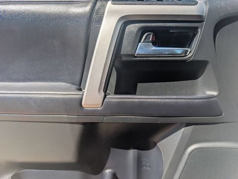 Used 2018 Toyota 4Runner SR5 AWD/4WD image 17
