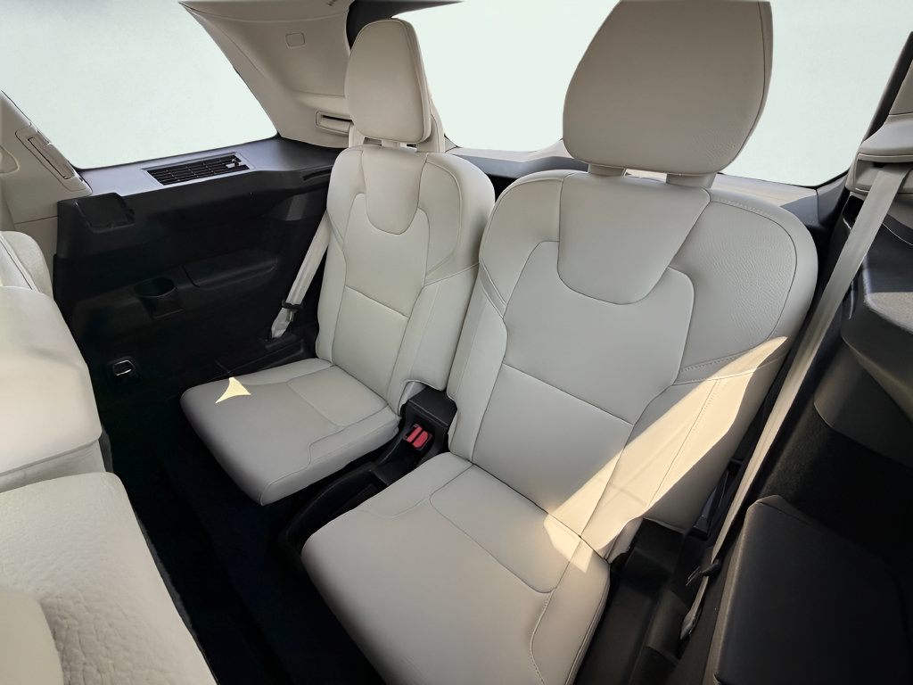 Used 2018 Volvo XC90 T5 Momentum w/ Convenience Package AWD/4WD image 20