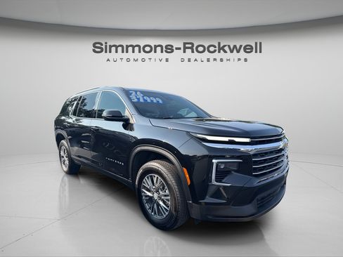 Used 2026 Chevrolet Traverse LT AWD/4WD image 6