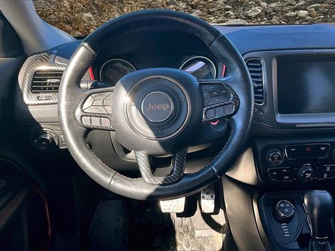 Used 2018 Jeep Compass Trailhawk image 5