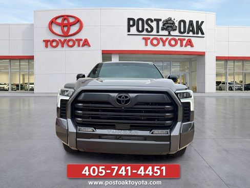 Used 2025 Toyota Tundra Limited AWD/4WD image 3