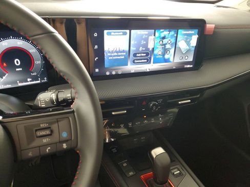 New 2026 Nissan Kicks SR image 16