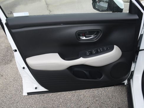New 2026 Honda HR-V LX image 5