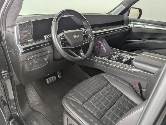 Used 2025 Cadillac Escalade V AWD/4WD image 11