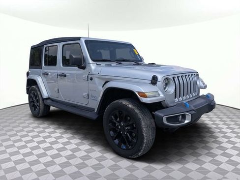 Used 2022 Jeep Wrangler Unlimited Sahara AWD/4WD image 2