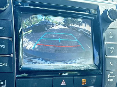 Used 2017 Toyota Camry XLE FWD image 20