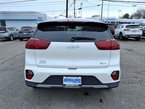 Used 2022 Kia Niro EX Premium image 5