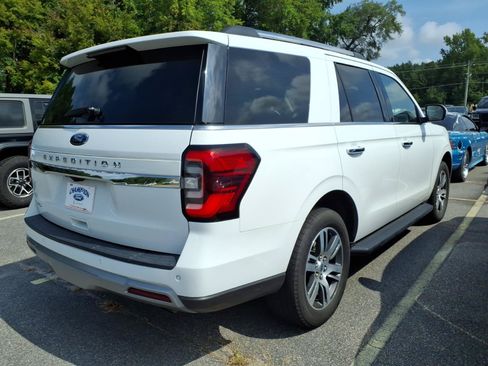Used 2024 Ford Expedition Limited AWD/4WD image 5