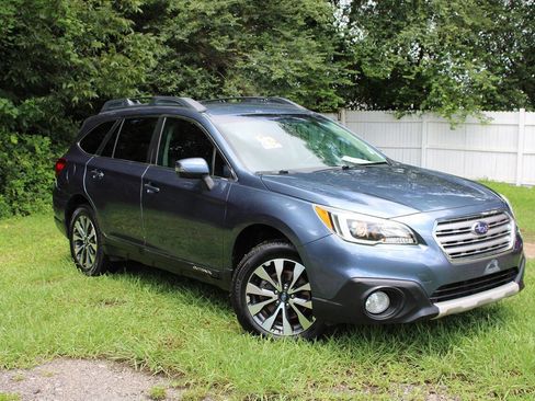 Used 2015 Subaru Outback 2.5i Limited image 3