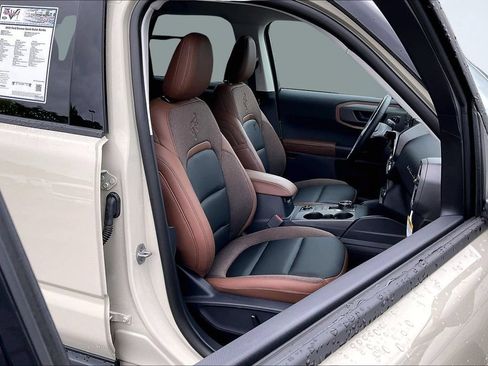 Used 2025 Ford Bronco Sport Outer Banks w/ Outer Banks Tech Package+ AWD/4WD image 29