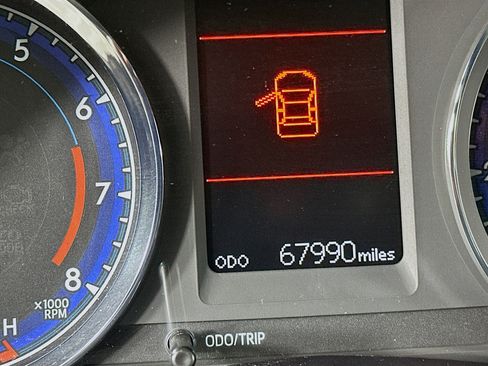 Used 2018 Toyota Corolla LE FWD image 18