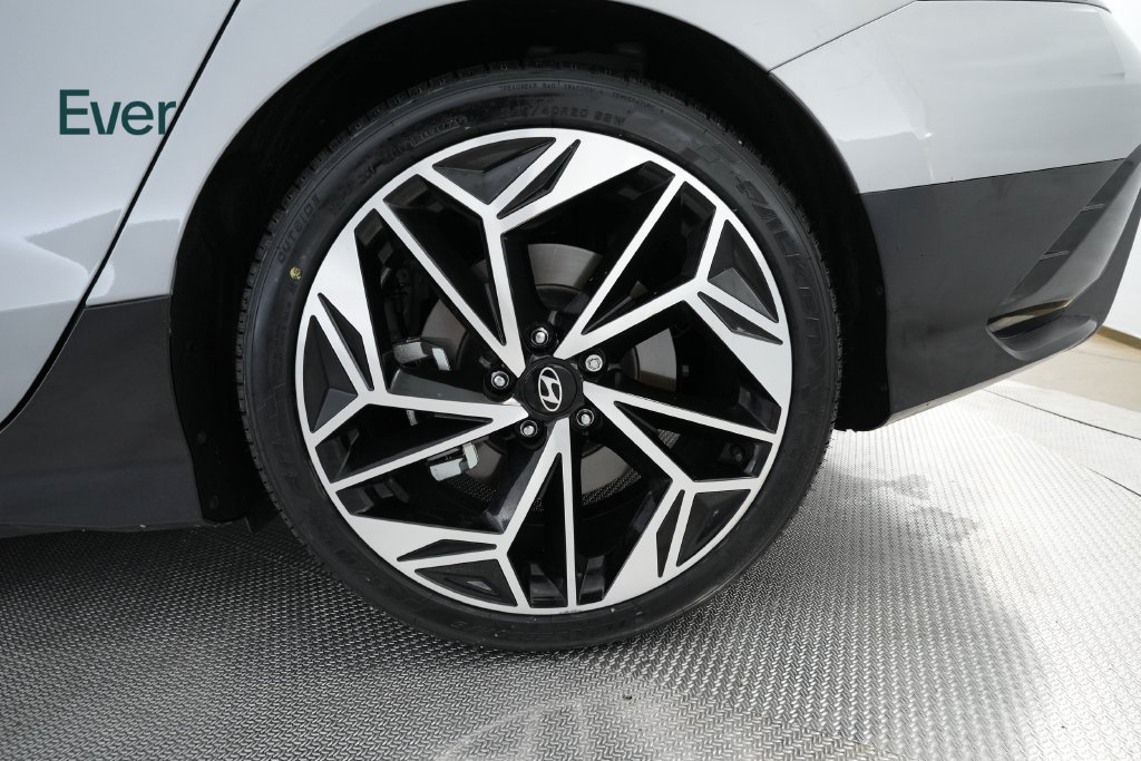 Used 2025 Hyundai Ioniq 6 SEL RWD image 9