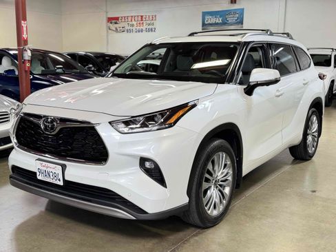 Used 2023 Toyota Highlander Platinum image 27