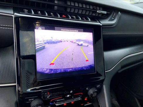 Used 2023 Jeep Grand Cherokee L Laredo image 29