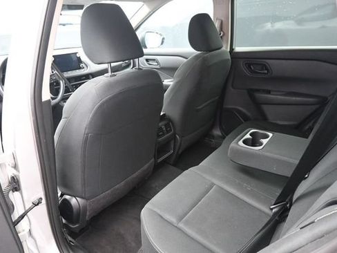 Used 2024 Nissan Rogue S AWD/4WD image 13
