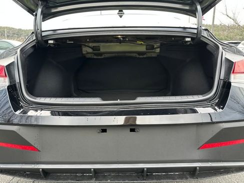 New 2026 Hyundai Elantra SE image 21