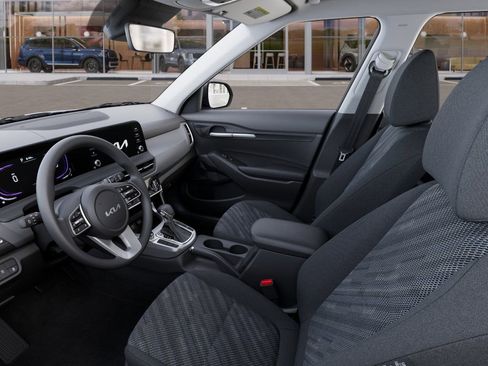 New 2025 Kia Seltos LX image 17