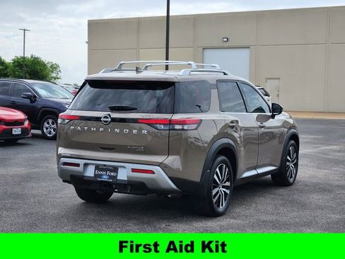 Used 2023 Nissan Pathfinder Platinum w/ Cargo Package AWD/4WD image 6