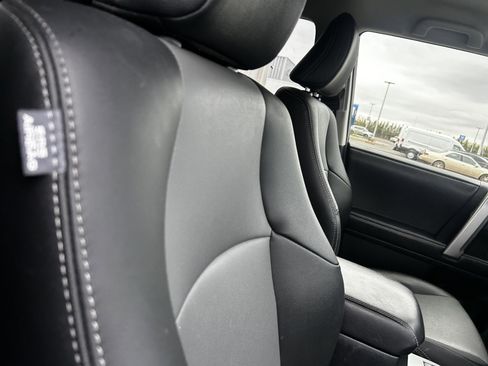 Used 2019 Toyota 4Runner SR5 Premium image 13