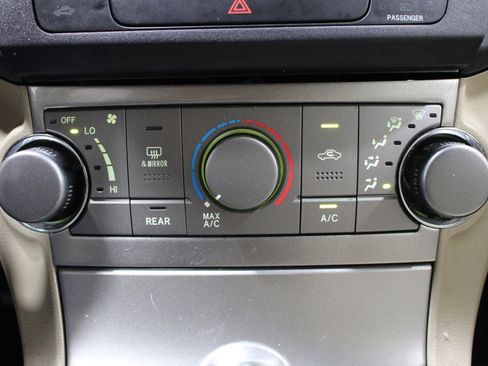 Used 2012 Toyota Highlander SE w/ Tech Pkg AWD/4WD image 15