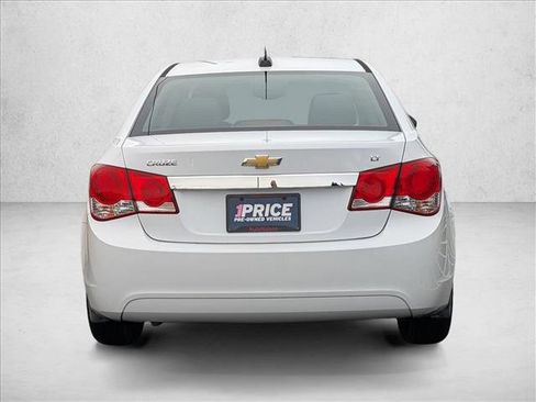 Used 2016 Chevrolet Cruze LT image 6