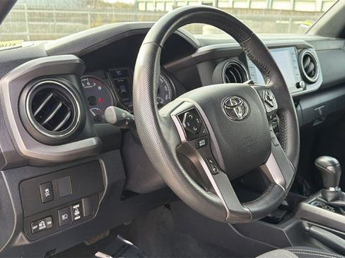 Certified 2023 Toyota Tacoma TRD Off-Road image 24