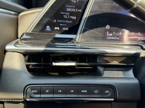 Used 2021 Cadillac Escalade ESV Sport w/ Driver Assist Tech Package AWD/4WD image 23