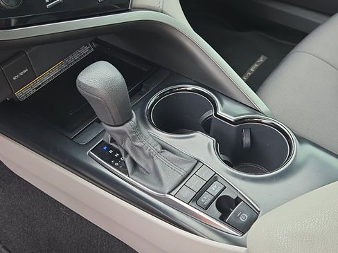Used 2020 Toyota Camry LE w/ Sunroof Package FWD image 46