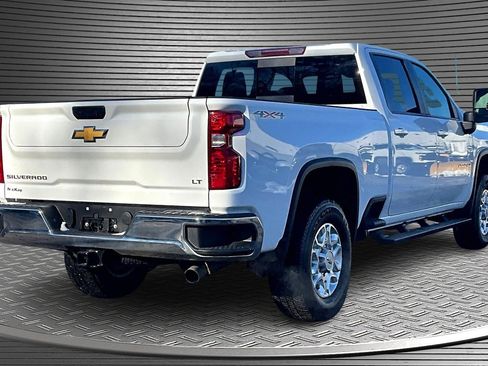 Used 2022 Chevrolet Silverado 1500 LT image 6