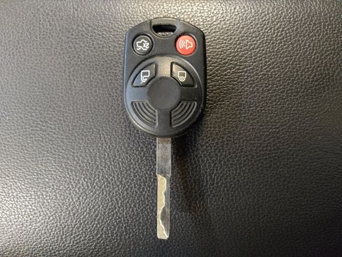 Used 2018 Ford Escape SEL FWD image 32