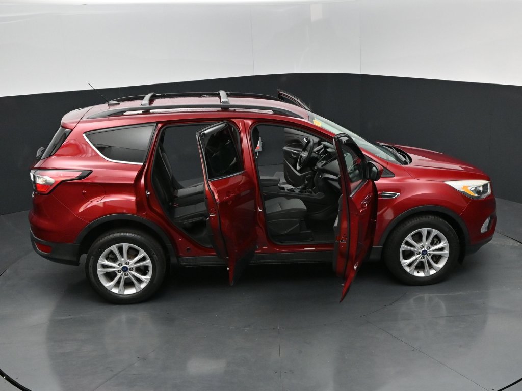 Used 2017 Ford Escape SE w/ Equipment Group 201A AWD/4WD image 31