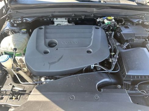 Certified 2023 Volvo XC40 B5 Plus w/ Driver Assist Package AWD/4WD image 34