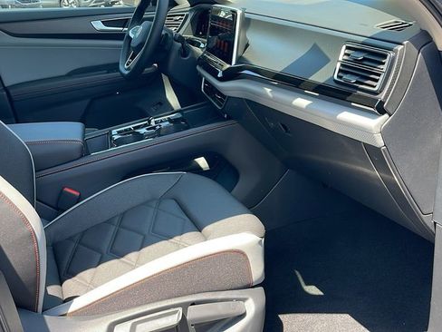 New 2025 Volkswagen Atlas Peak Edition SE image 34