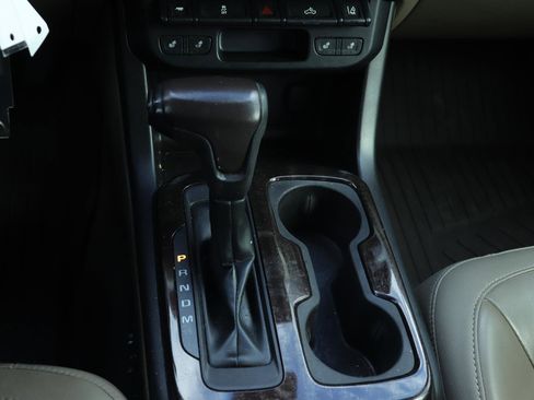 Used 2016 GMC Canyon SLT w/ Driver Alert Package image 32