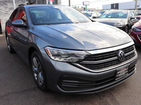 Used 2024 Volkswagen Jetta SE FWD image 7