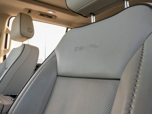 Used 2021 GMC Yukon XL Denali image 36