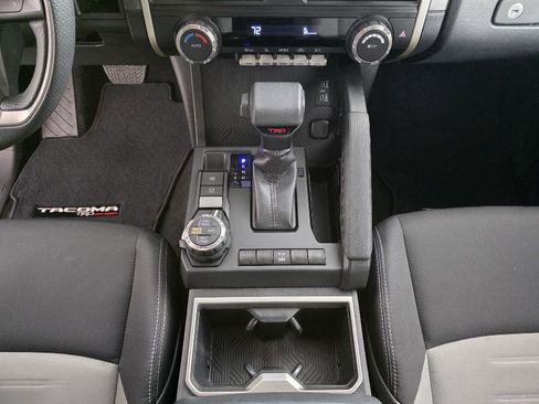 Used 2025 Toyota Tacoma TRD Off-Road image 35