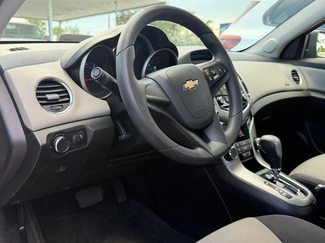 Used 2014 Chevrolet Cruze LS FWD image 11