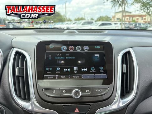 Used 2018 Chevrolet Equinox LT w/ Sun & Infotainment Package FWD image 22