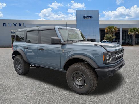 New 2025 Ford Bronco BASE w/ Sasquatch Package image 2